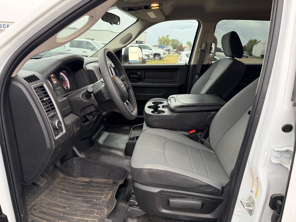 2023 Ram 1500 Classic Tradesman photo 2