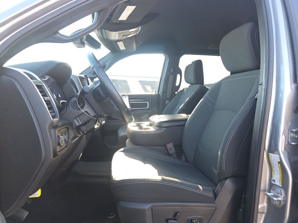 2024 Ram 2500 Big Horn photo 2