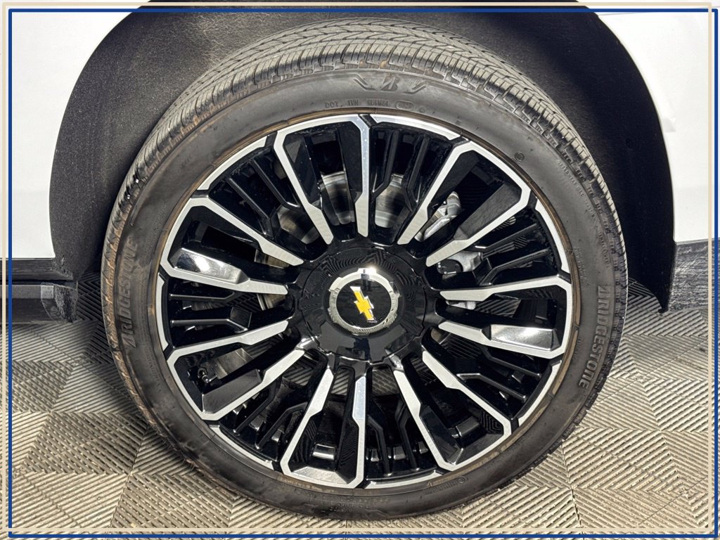 2026 Chevrolet Suburban High Country - Photo 12