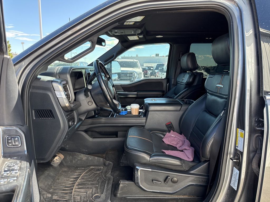 2023 Ford F-250 Platinum photo 2