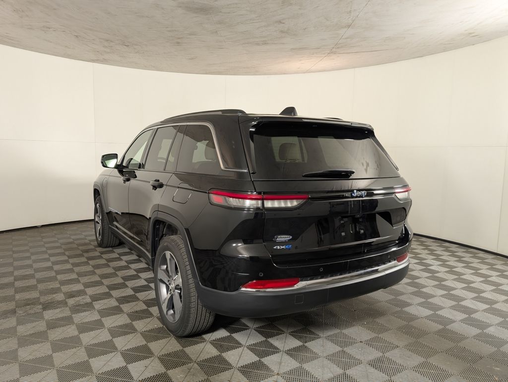 2022 Jeep Cherokee Limited 4xe photo 3
