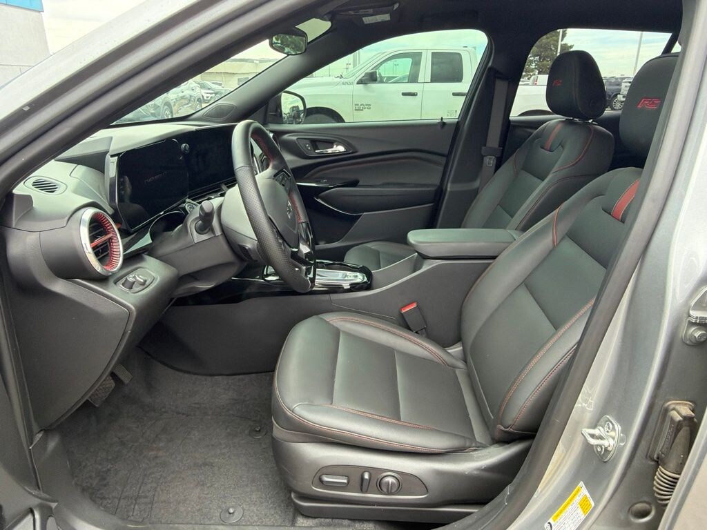 Certified 2025 Chevrolet Trax 2RS SUV