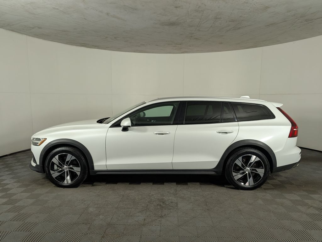2020 Volvo V60 Cross Country T5 photo 3