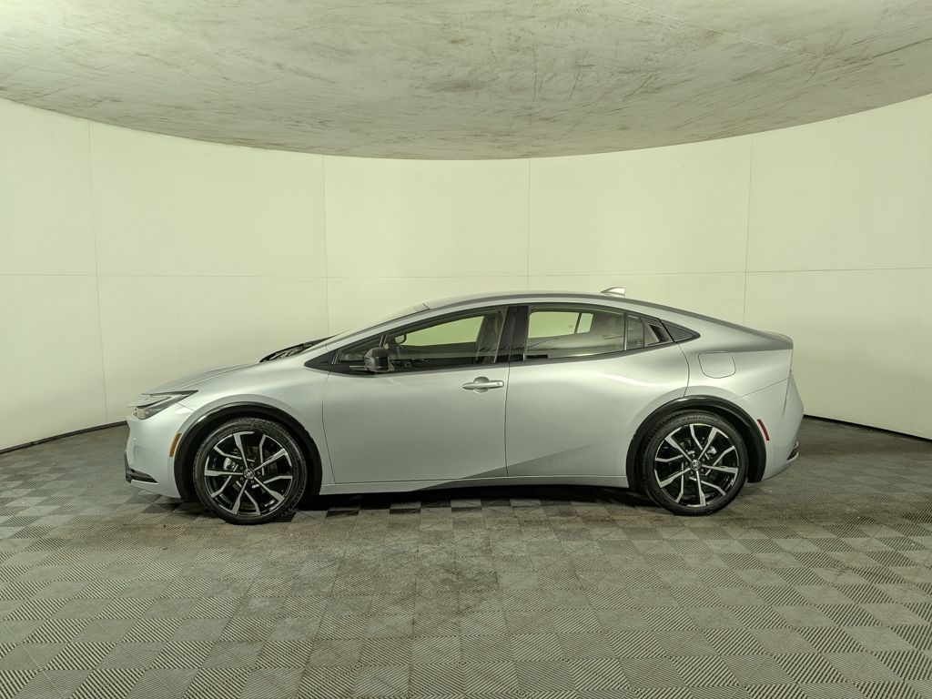 2024 Toyota Prius Prime XSE Premium photo 3