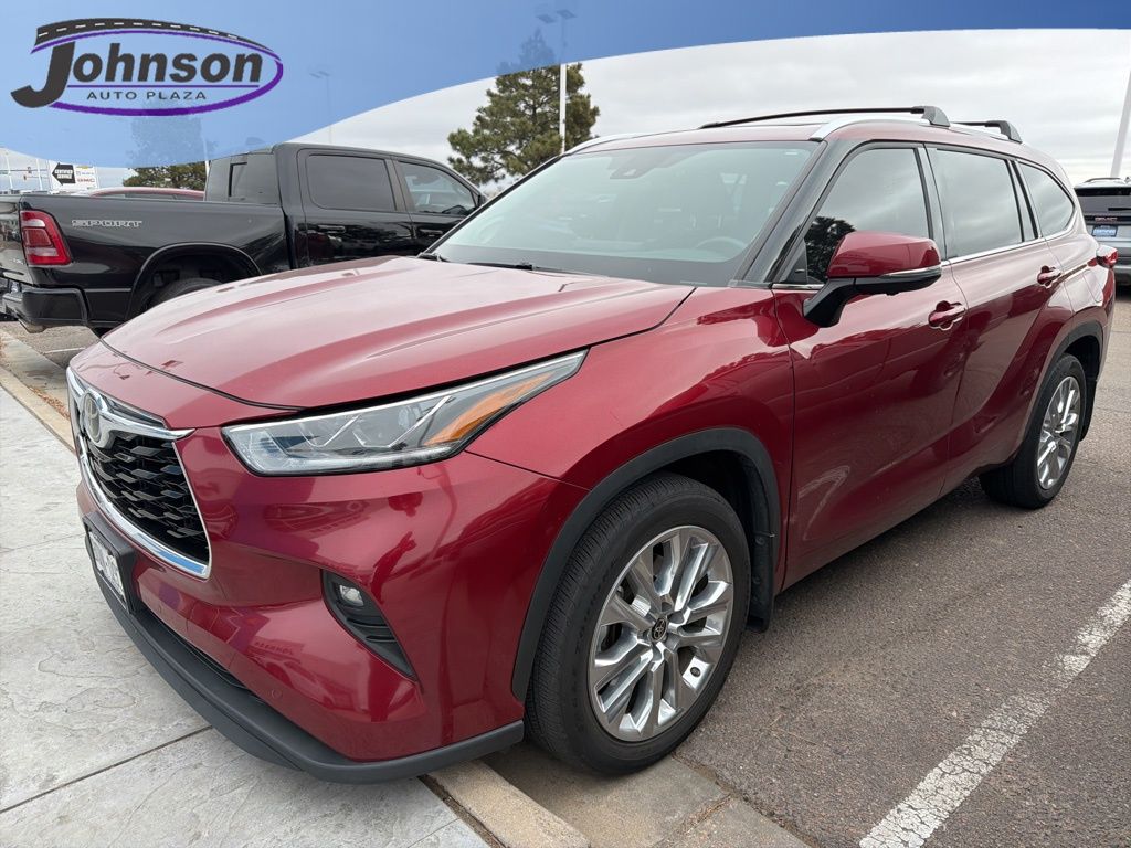 2023 Toyota Highlander Limited's photo