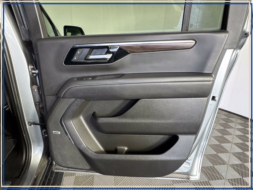 2025 Chevrolet Suburban Premier - Photo 38
