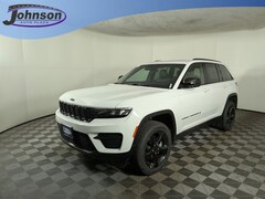 2025 Jeep Grand Cherokee Laredo SUV
