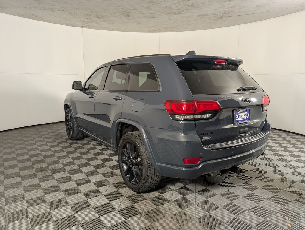 2018 Jeep Grand Cherokee Laredo Altitude photo 4