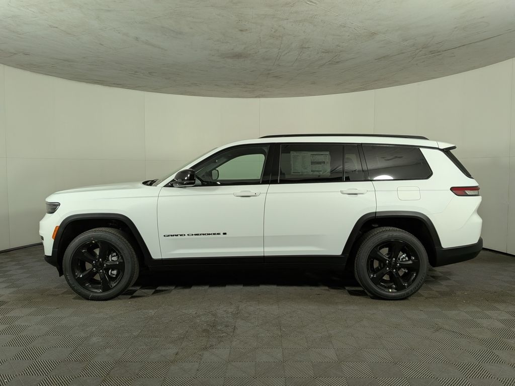 New 2025 Jeep Grand Cherokee L Laredo SUV