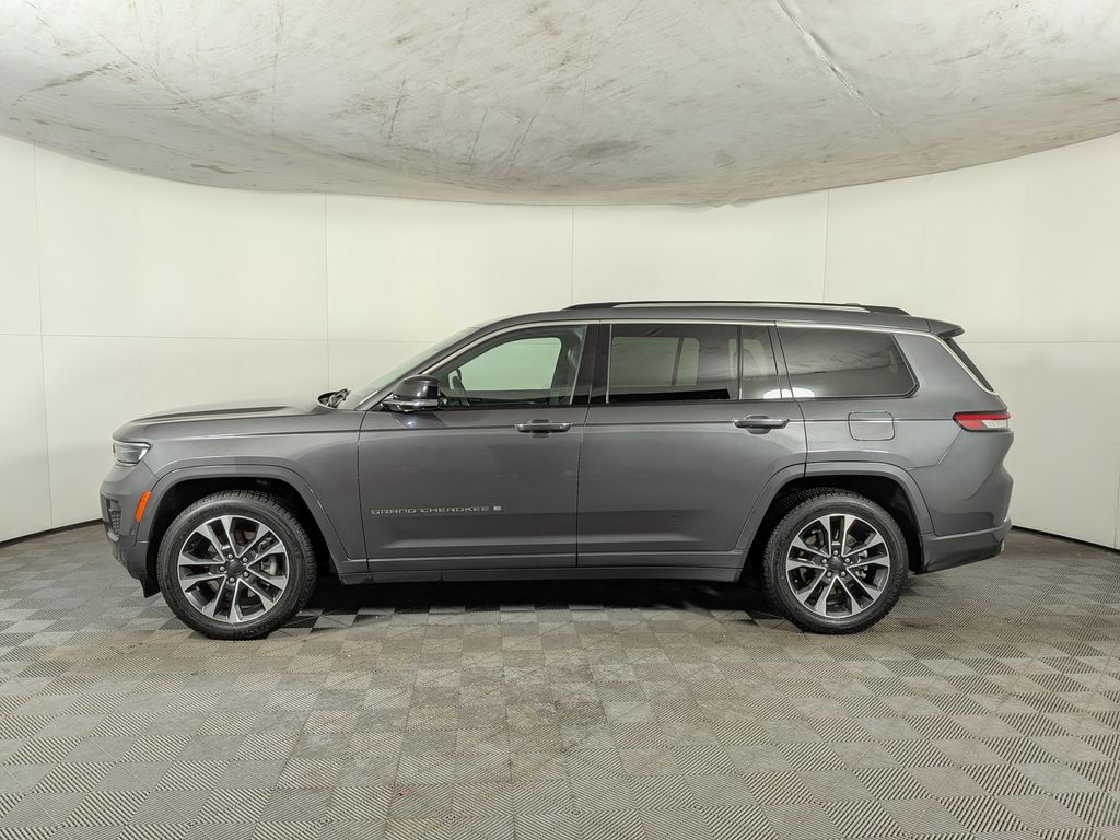 2022 Jeep Grand Cherokee Overland photo 3
