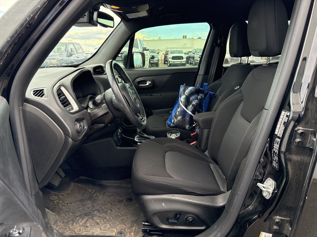 2021 Jeep Renegade Latitude photo 2
