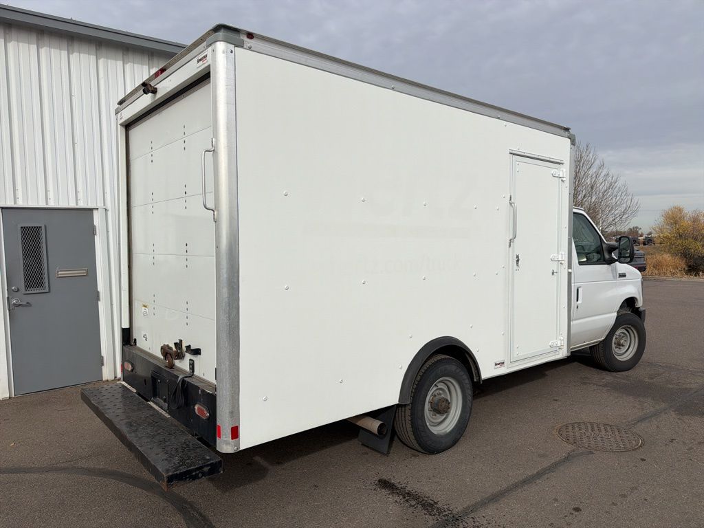 2022 Ford E-350 Base photo 3
