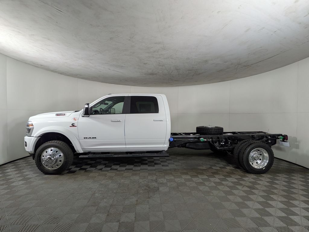 2026 Ram 5500 Tradesman photo 2