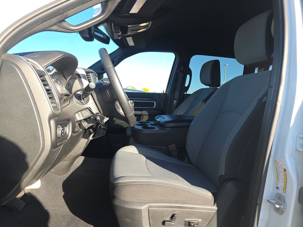 2024 Ram 2500 Big Horn photo 2