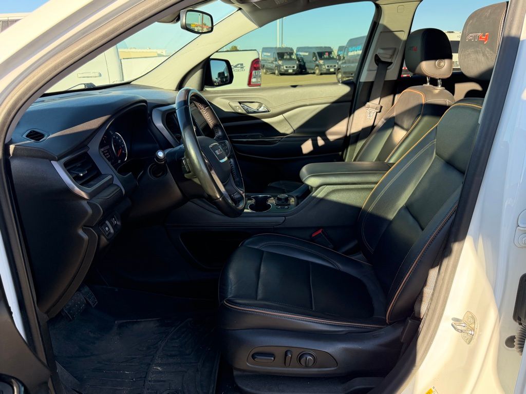 2020 Gmc Acadia AT4 photo 2