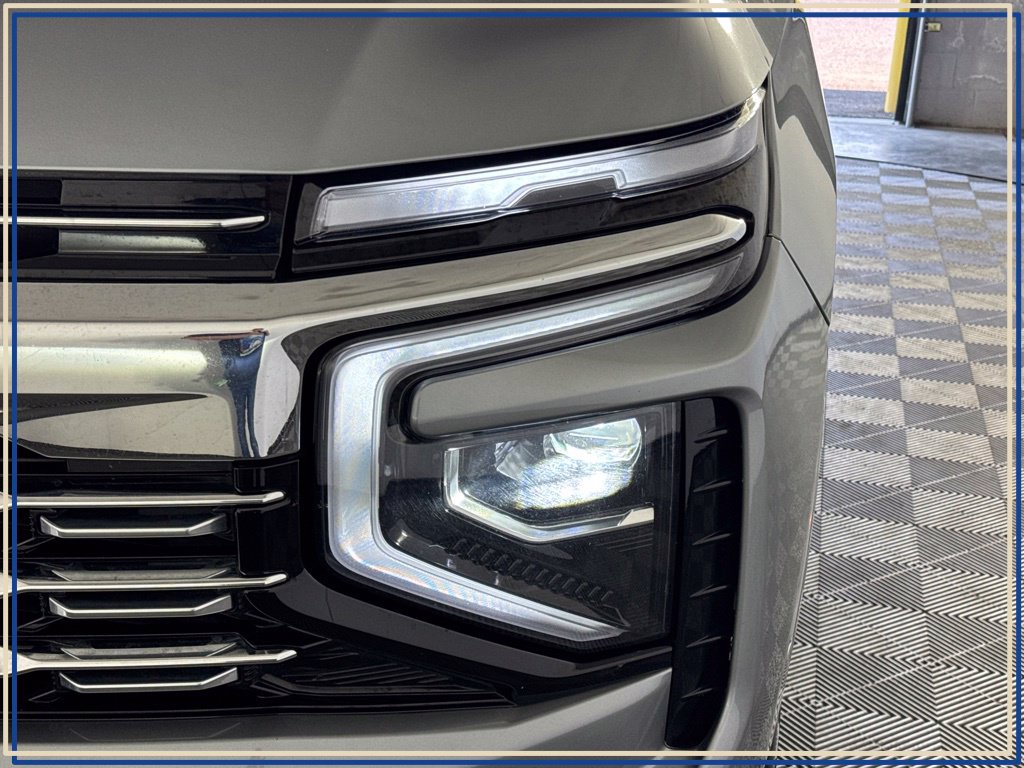 2025 Chevrolet Suburban Premier - Photo 43