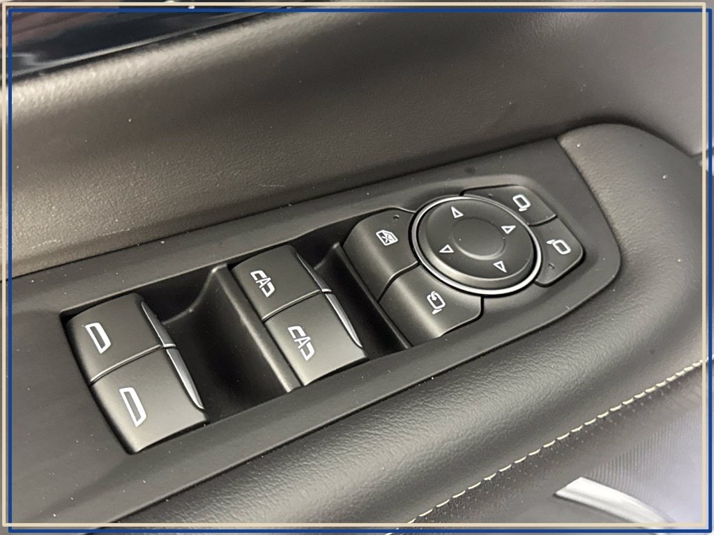 2025 Chevrolet Suburban Premier - Photo 26