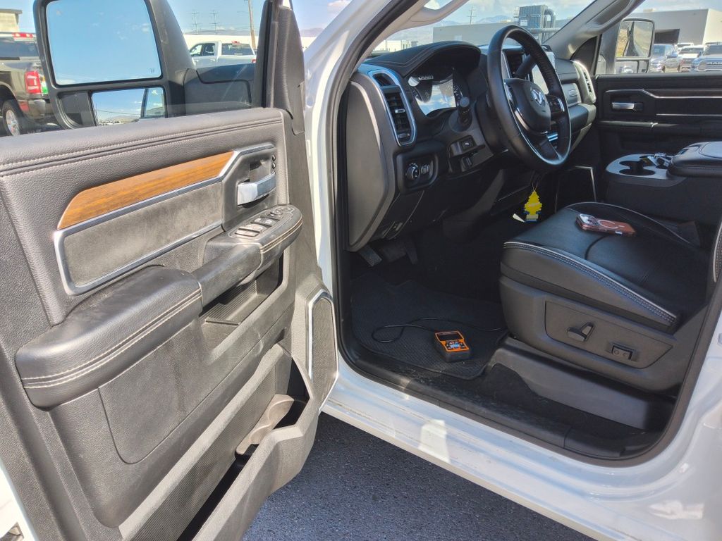 2024 Ram 2500 Laramie photo 2
