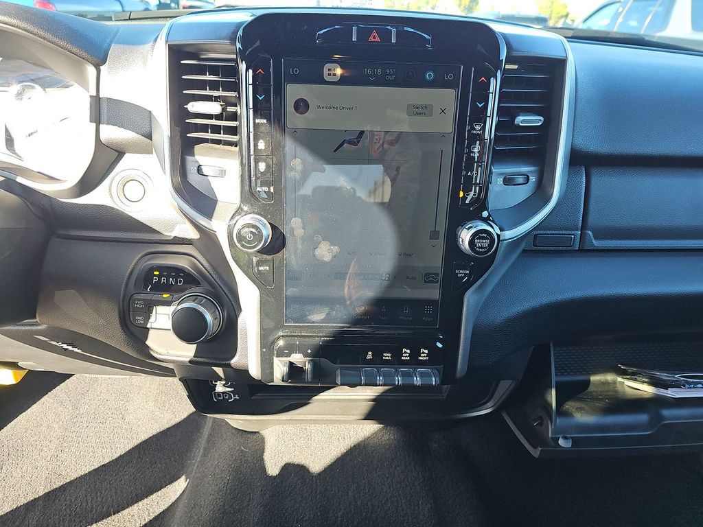 2024 Ram 2500 Big Horn photo 2
