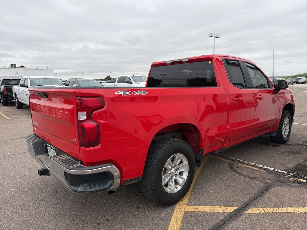 2021 Chevrolet Silverado 1500 LT photo 3
