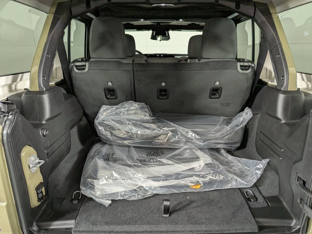 2026 Jeep Wrangler 4-Door Willys - Photo 11