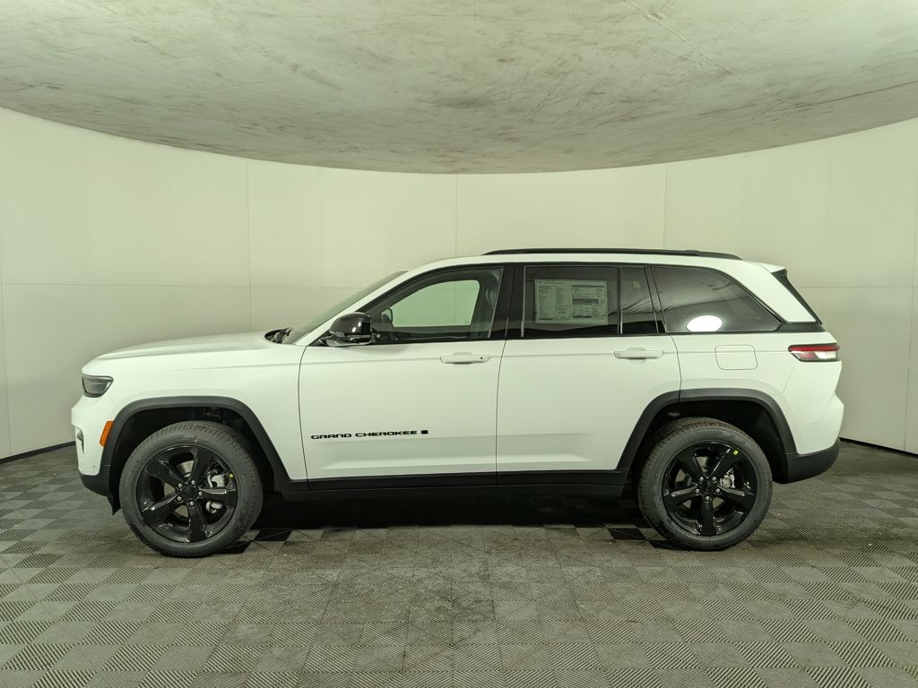 2025 Jeep Grand Cherokee Limited photo 2