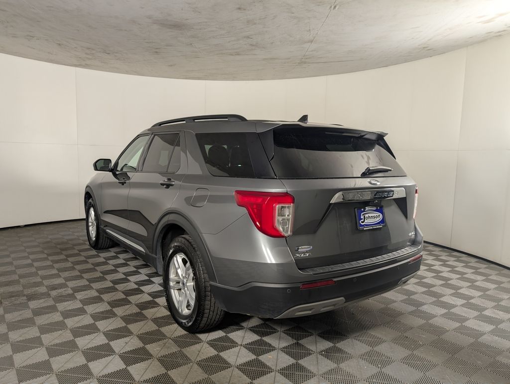 2023 Ford Explorer XLT photo 3
