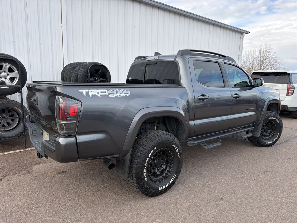2021 Toyota Tacoma TRD Sport V6 photo 3