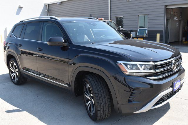 2022 Volkswagen Atlas V6 SEL photo 2
