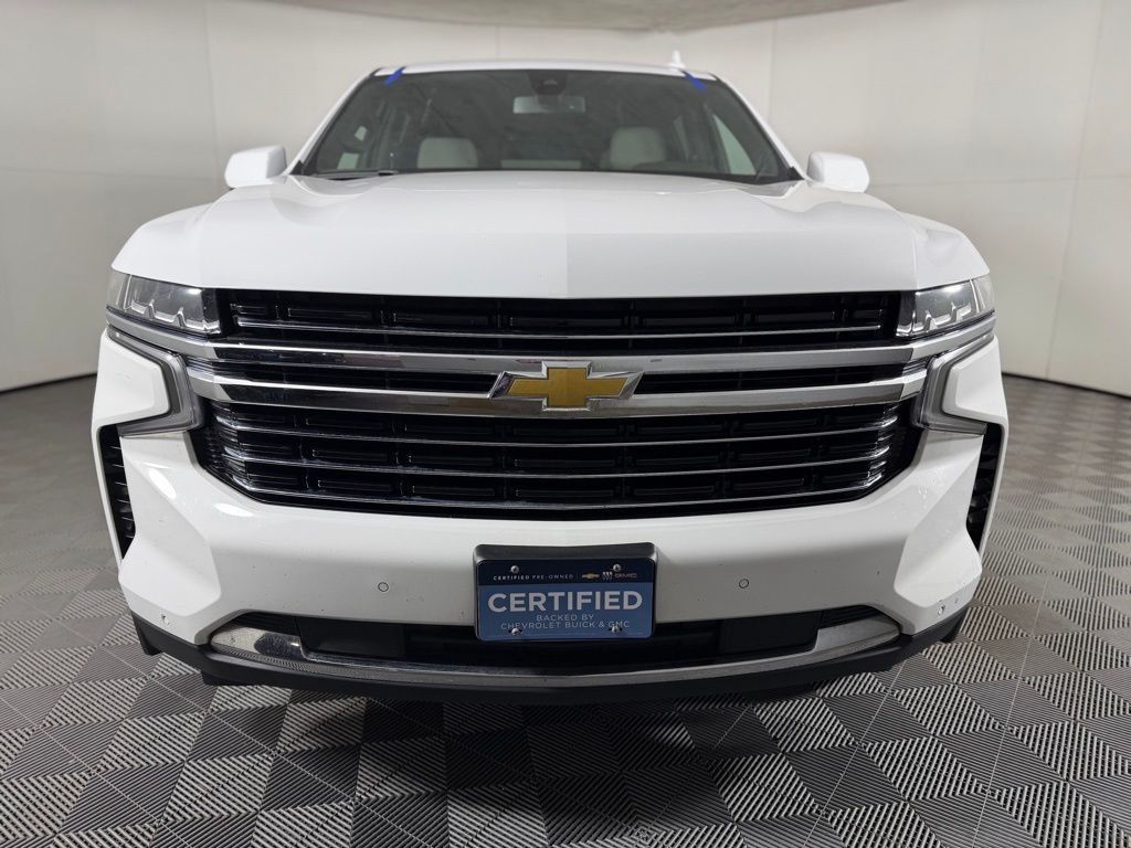 2022 Chevrolet Suburban LT photo 2