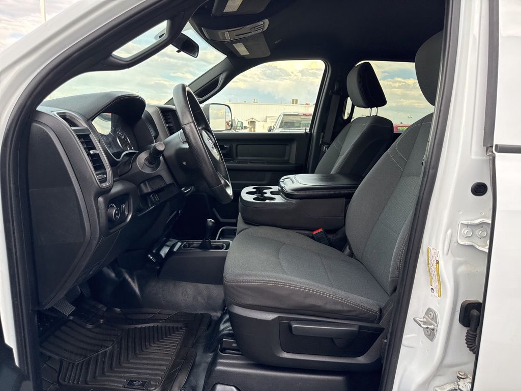 2022 Ram 2500 Tradesman photo 2