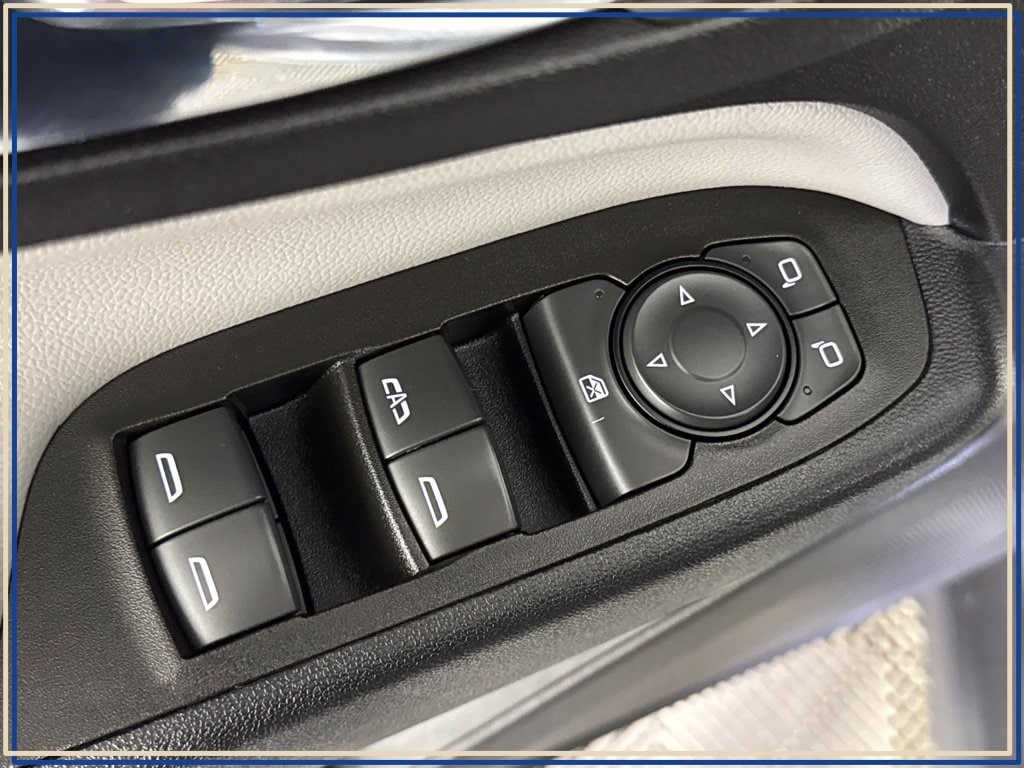 2023 Chevrolet Equinox LS - Photo 33