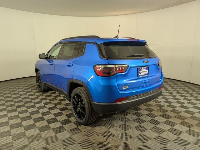 2025 Jeep Compass Latitude photo 2