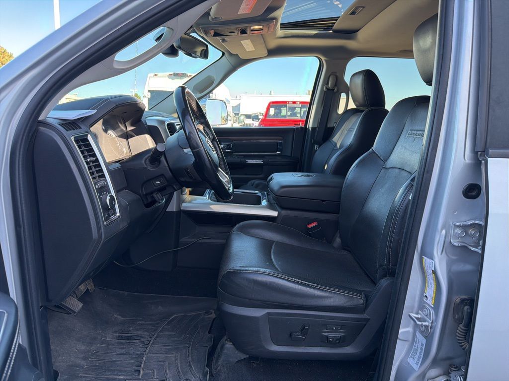 2016 Ram 3500 Laramie photo 2