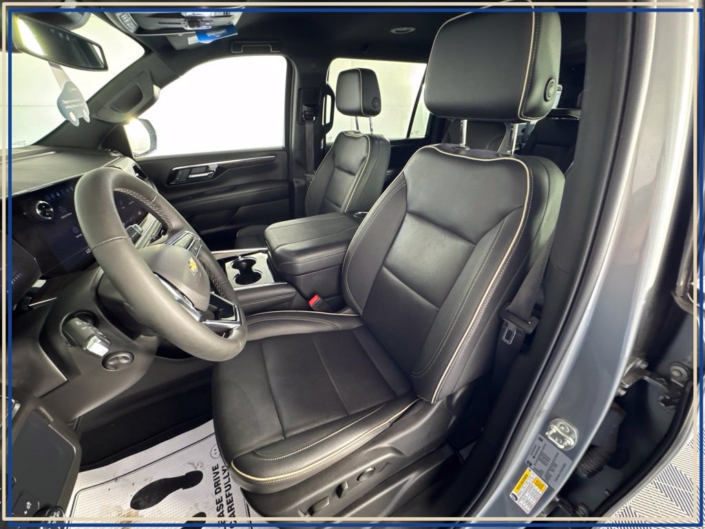 2025 Chevrolet Suburban Premier - Photo 23
