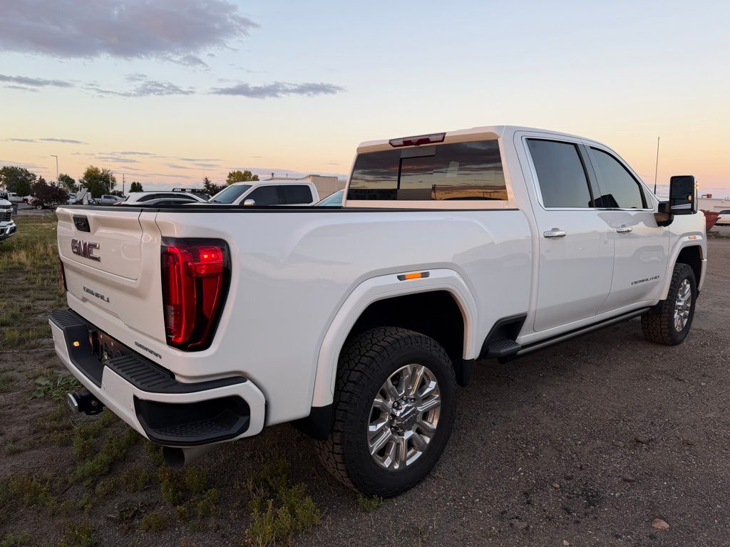 2023 Gmc Sierra 2500 HD Denali photo 3