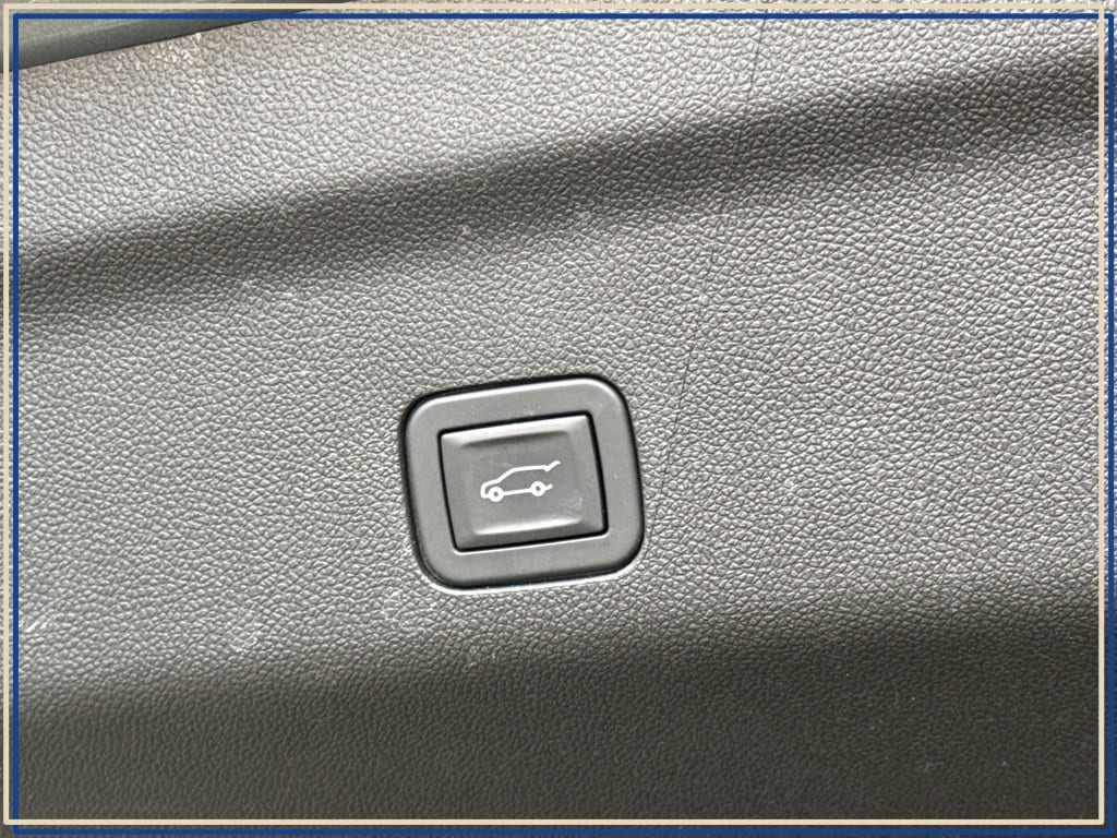 2025 Chevrolet Tahoe Z71 - Photo 33