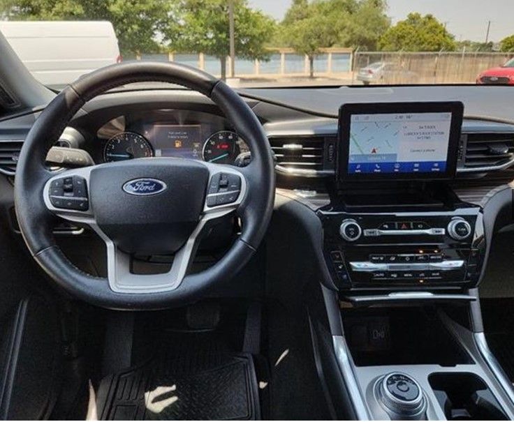 2023 Ford Explorer Limited photo 3