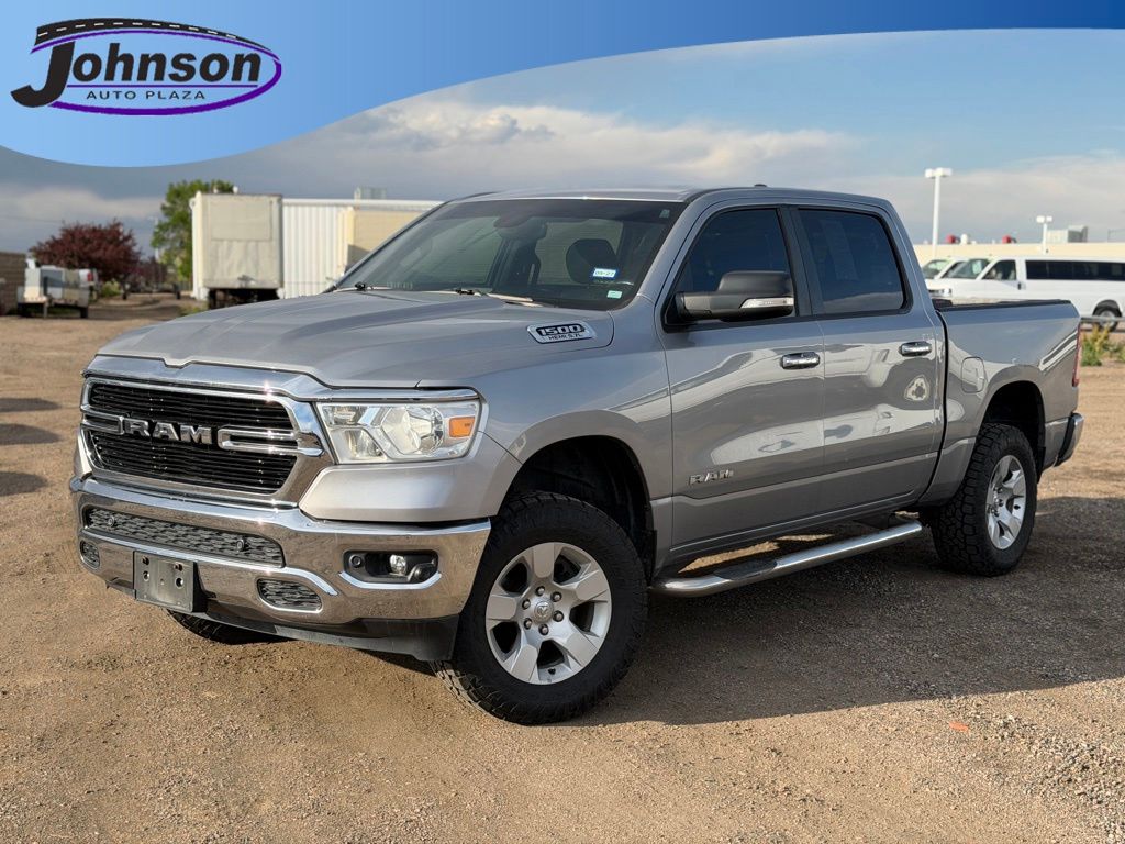 2019 RAM 1500 Big Horn/Lone Star 4x4 Crew Cab 5'7's photo