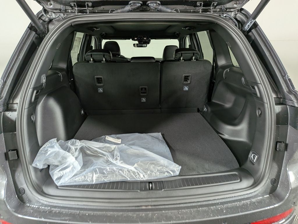 2025 Jeep Grand Cherokee Limited photo 4