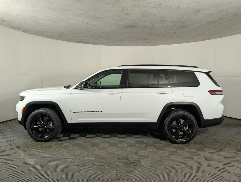 2025 Jeep Grand Cherokee Limited photo 2