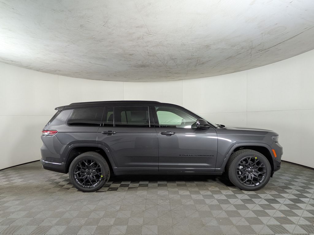 2025 Jeep Grand Cherokee L Summit photo 4
