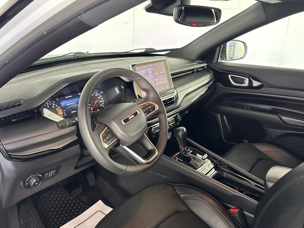 2025 Jeep Compass Trailhawk - Photo 19