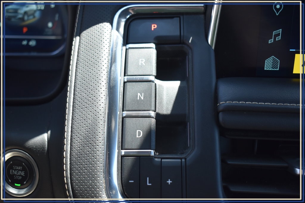 2024 Chevrolet Suburban Premier - Photo 34