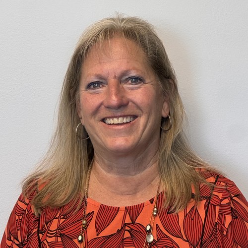 Staff member Mary Gapinski from ID_86a824