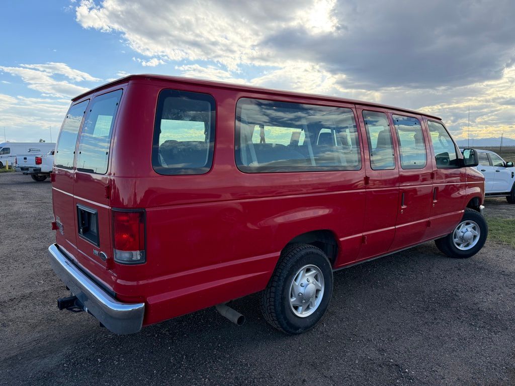 2014 Ford E-350 XLT photo 3