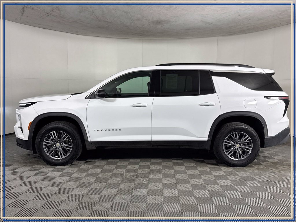 2026 Chevrolet Traverse LT - Photo 14