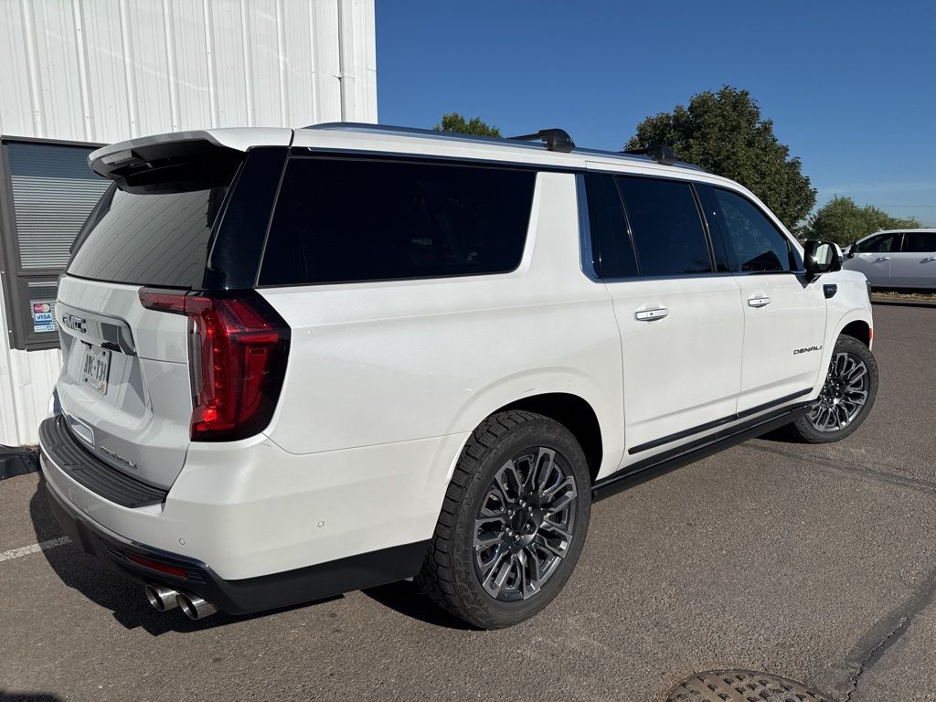 2023 Gmc Yukon XL Denali Ultimate photo 3