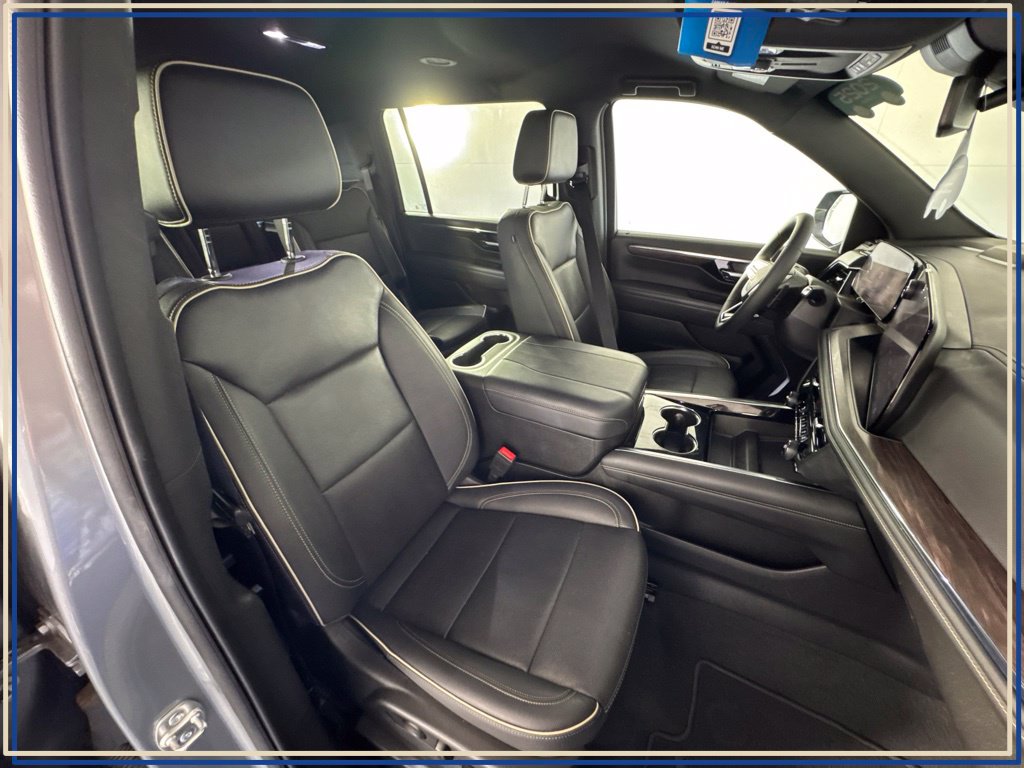 2025 Chevrolet Suburban Premier - Photo 39