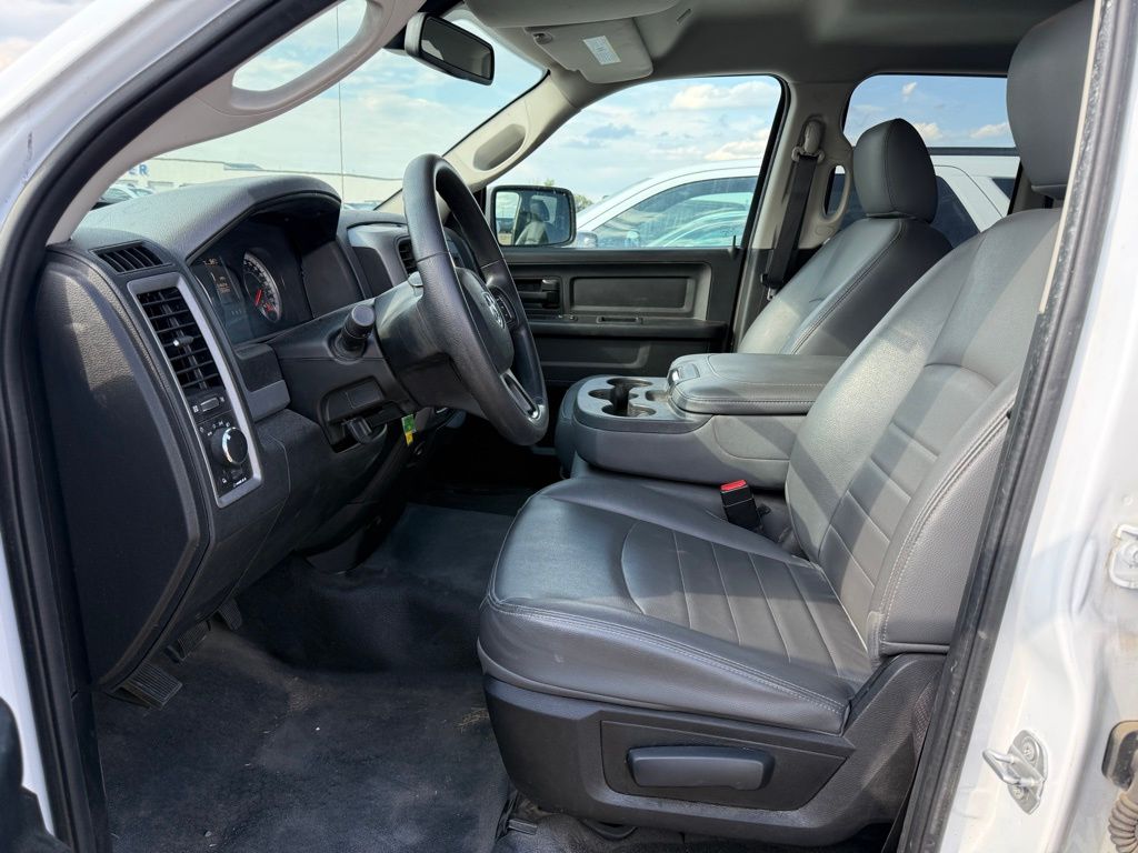 2019 Ram 1500 Classic Tradesman photo 2